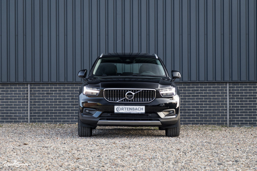 Volvo XC40 1.5 T4 Recharge Inscription | Panorama dak | Harman Kardon | Zwenkbare trekhaak |
