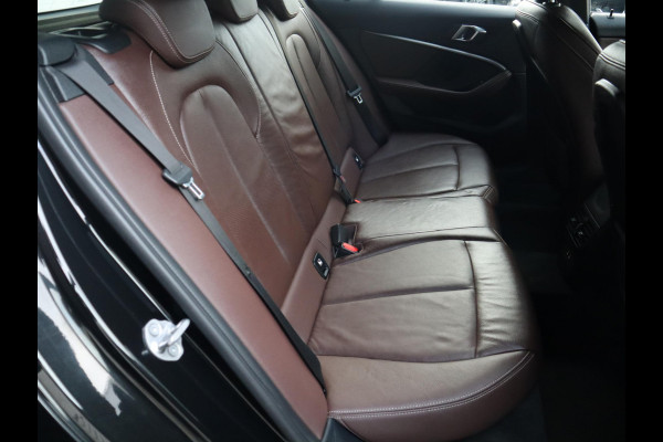 BMW 1-serie 118i High Executive M Sport Pakket Automaat / Live Cockpit Professional / Leder / Hifi / Stoelverwarming / 17 Inch / Adaptieve LED-koplamp / DAB / Parkeersensoren / Lichtpakket