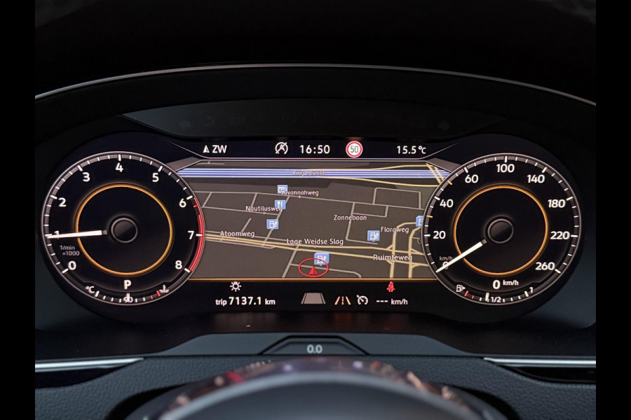 Volkswagen Passat Variant 1.5 TSI Highline Business R |Pano|Leer|360 Cam|Ad.Cruise|Sfeer