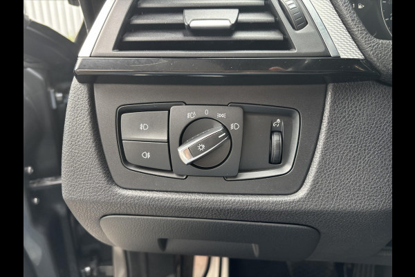 BMW 4 Serie Coupé 420i High Executive M Sport Pakket Automaat / Navigatie Professional / Leder / 19 Inch / Stoelverwarming / Multifunctioneel Instrumentendisplay / Shadow Line / Climate Control / Parkeersensoren voor+achter / Neerklapbare Achterbank