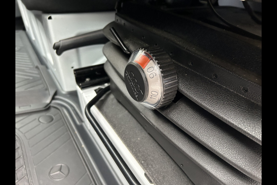 Mercedes-Benz Sprinter 317 CDI L2 H2 Pro LED / MBUX / Navigatie / Camera / Parkeersensoren / Cruise control / Airco / 270 Graden achterdeuren