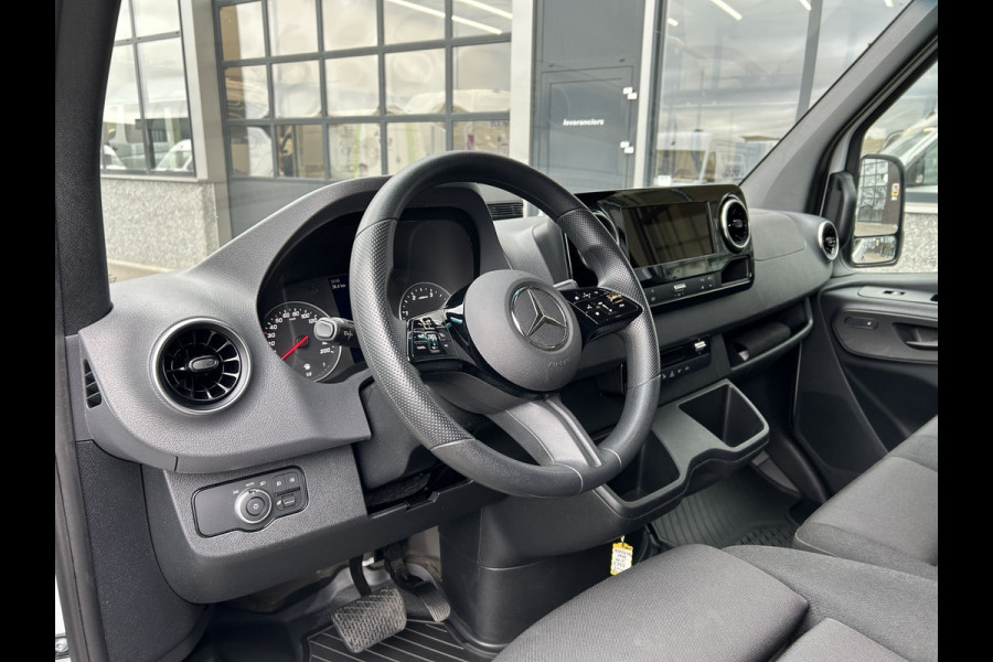 Mercedes-Benz Sprinter 317 CDI L2 H2 Pro LED / MBUX / Navigatie / Camera / Parkeersensoren / Cruise control / Airco / 270 Graden achterdeuren