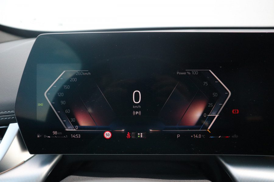 BMW X1 sDrive18i X-Line / Trekhaak / Adaptieve Cruise / 19inch / Camera /