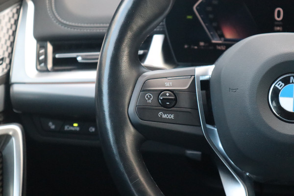 BMW X1 sDrive18i X-Line / Trekhaak / Adaptieve Cruise / 19inch / Camera /