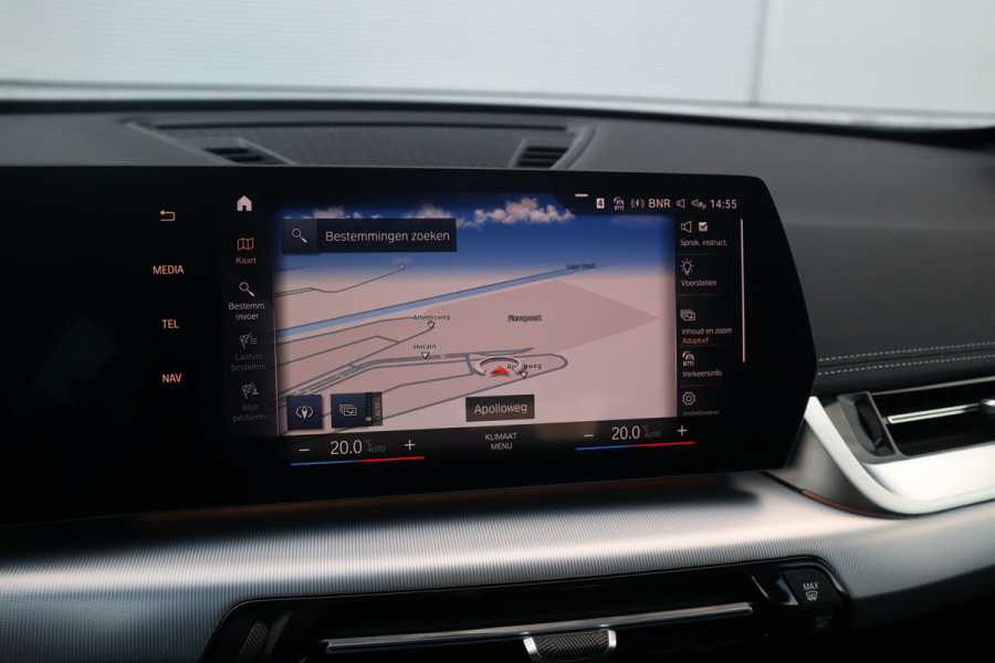 BMW X1 sDrive18i X-Line / Trekhaak / Adaptieve Cruise / 19inch / Camera /