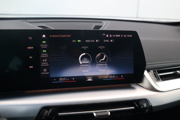 BMW X1 sDrive18i X-Line / Trekhaak / Adaptieve Cruise / 19inch / Camera /