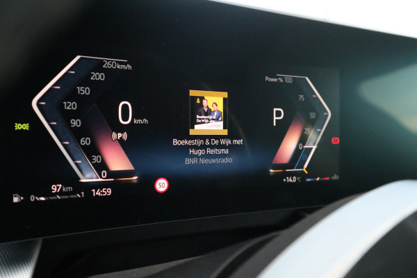 BMW X1 sDrive18i X-Line / Trekhaak / Adaptieve Cruise / 19inch / Camera /