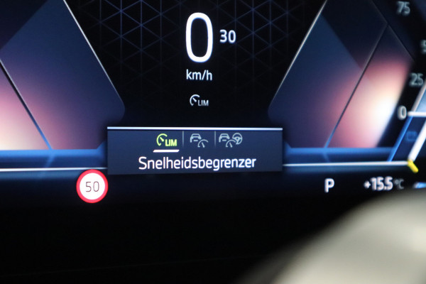 BMW X1 sDrive18i X-Line / Trekhaak / Adaptieve Cruise / 19inch / Camera /