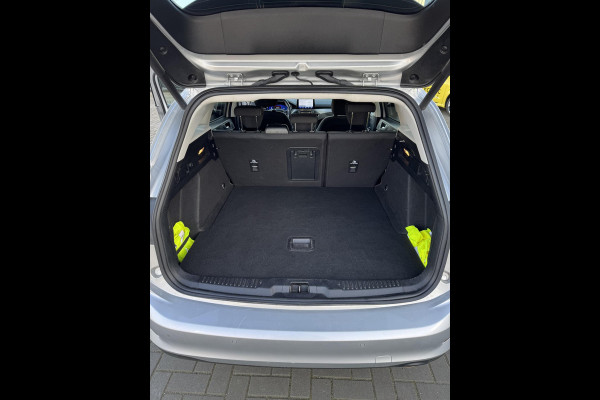 Ford FOCUS Wagon 1.0 EcoBoost Hybrid Titanium X Business 155pk | Elek Achterklep | Privacy Glas | Sync 3 navigatie | Apple Carplay/Android auto