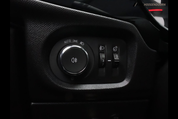 Opel Corsa 1.2 Edition sportive 100pk (APPLE CARPLAY,LED VERLICHTING,PARKEERSENSOREN,CAMERA,LM-VELGEN,NIEUWE APK,TOPCONDITIE)