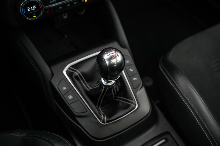 Ford Focus 2.3 EcoBoost ST-X Panoramadak B&O