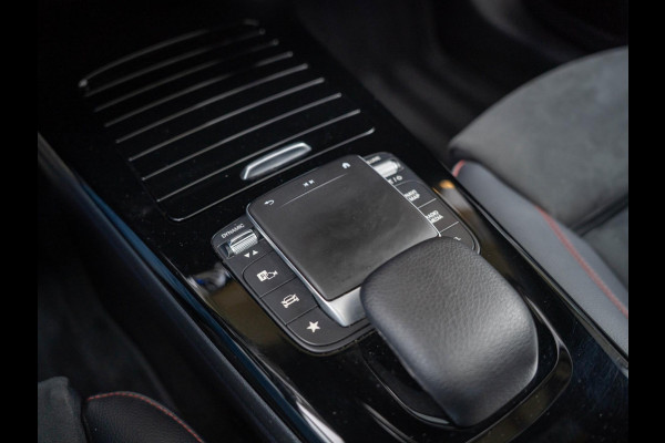 Mercedes-Benz A-Klasse 180 Business Solution AMG / Pano / Memory / Sfeerverlichting / Stoelverwarming
