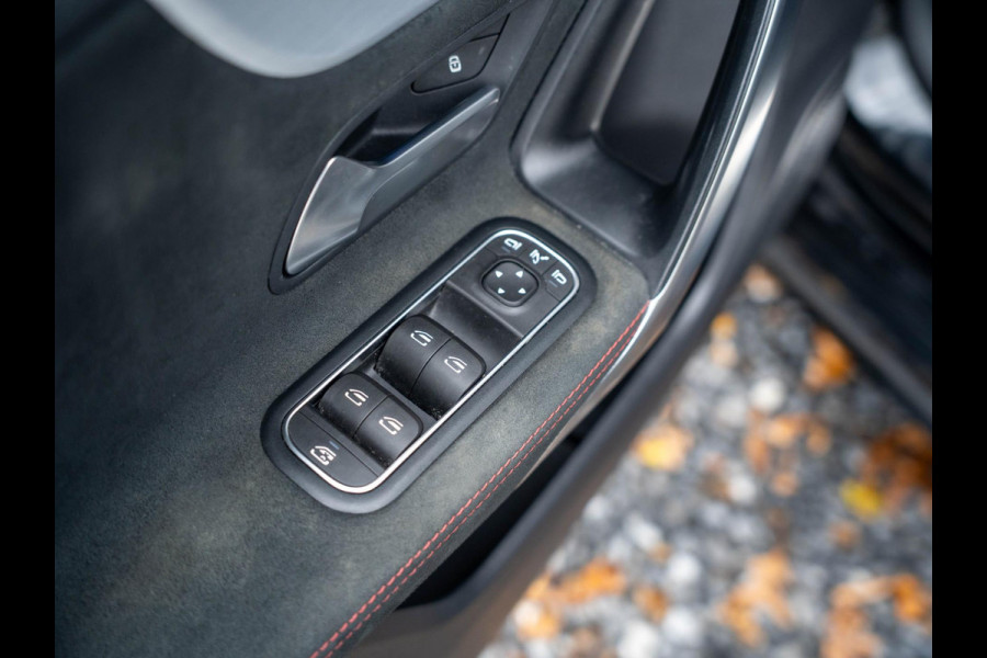 Mercedes-Benz A-Klasse 180 Business Solution AMG / Pano / Memory / Sfeerverlichting / Stoelverwarming