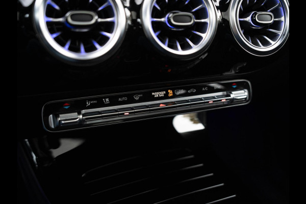 Mercedes-Benz A-Klasse 180 Business Solution AMG / Pano / Memory / Sfeerverlichting / Stoelverwarming