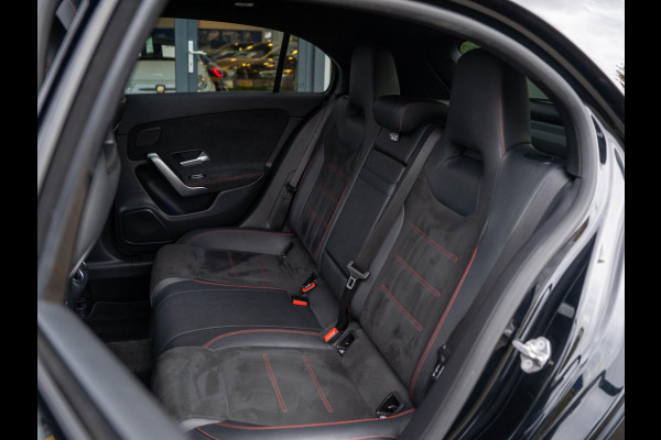 Mercedes-Benz A-Klasse 180 Business Solution AMG / Pano / Memory / Sfeerverlichting / Stoelverwarming