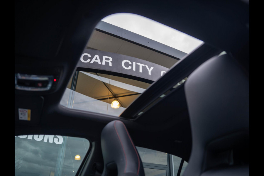 Mercedes-Benz A-Klasse 180 Business Solution AMG / Pano / Memory / Sfeerverlichting / Stoelverwarming