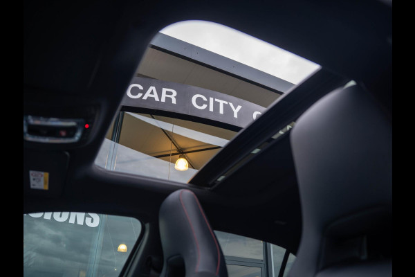 Mercedes-Benz A-Klasse 180 Business Solution AMG / Pano / Memory / Sfeerverlichting / Stoelverwarming