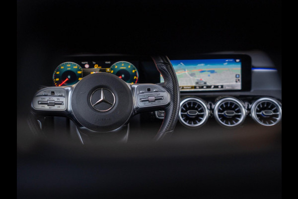 Mercedes-Benz A-Klasse 180 Business Solution AMG / Pano / Memory / Sfeerverlichting / Stoelverwarming