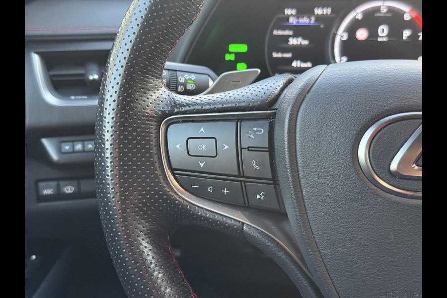 Lexus UX 250h F Sport Line | Trekhaak, Head up display, Parkeersensoren, 18 inch, Elektrische bedienbare stoel, Stoel + Stuurverwarming