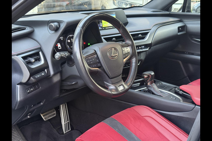 Lexus UX 250h F Sport Line | Trekhaak, Head up display, Parkeersensoren, 18 inch, Elektrische bedienbare stoel, Stoel + Stuurverwarming