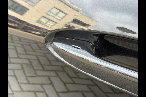 Lexus UX 250h F Sport Line | Trekhaak, Head up display, Parkeersensoren, 18 inch, Elektrische bedienbare stoel, Stoel + Stuurverwarming