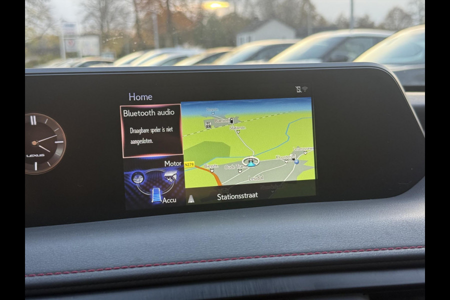 Lexus UX 250h F Sport Line | Trekhaak, Head up display, Parkeersensoren, 18 inch, Elektrische bedienbare stoel, Stoel + Stuurverwarming