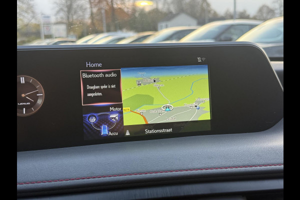 Lexus UX 250h F Sport Line | Trekhaak, Head up display, Parkeersensoren, 18 inch, Elektrische bedienbare stoel, Stoel + Stuurverwarming