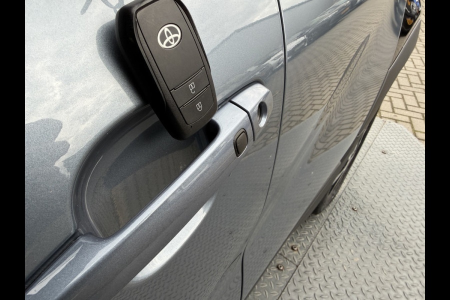 Toyota Aygo X 1.0 VVT-i S-CVT Pulse / Bi tone | 6.000 km | PDC V+A | Clima | Rijklaar!!