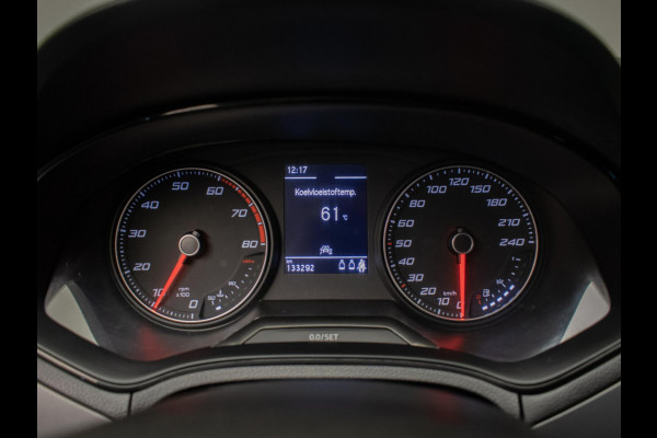 Seat Ibiza 1.0 TSI Style Sport (APPLE CARPLAY,NAVI,LED,CAMERA,PDC,GETINT,SPORTSTOELEN,CLIMATE,NETTESTAAT)