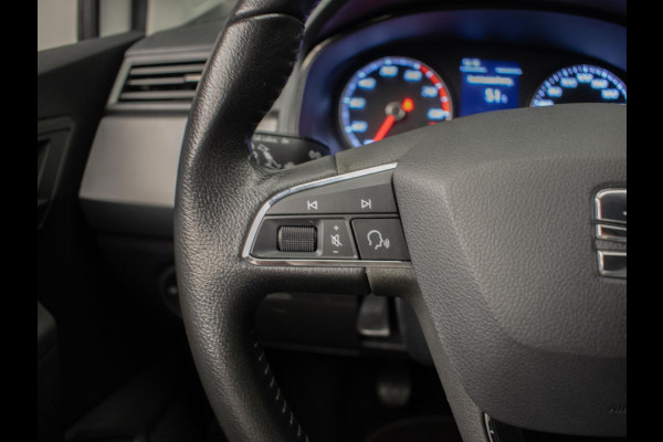 Seat Ibiza 1.0 TSI Style Sport (APPLE CARPLAY,NAVI,LED,CAMERA,PDC,GETINT,SPORTSTOELEN,CLIMATE,NETTESTAAT)