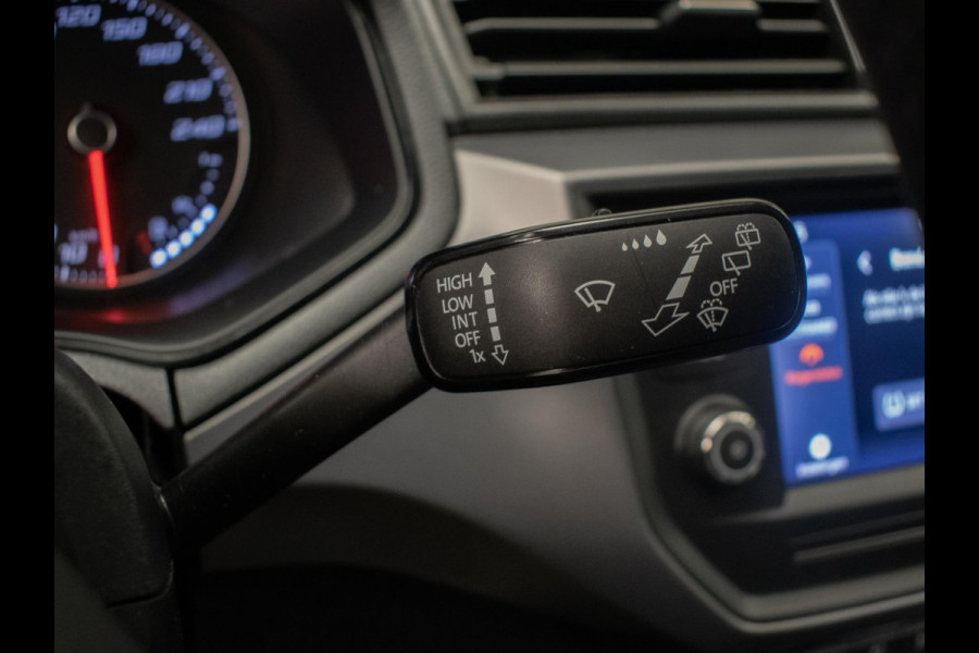 Seat Ibiza 1.0 TSI Style Sport (APPLE CARPLAY,NAVI,LED,CAMERA,PDC,GETINT,SPORTSTOELEN,CLIMATE,NETTESTAAT)