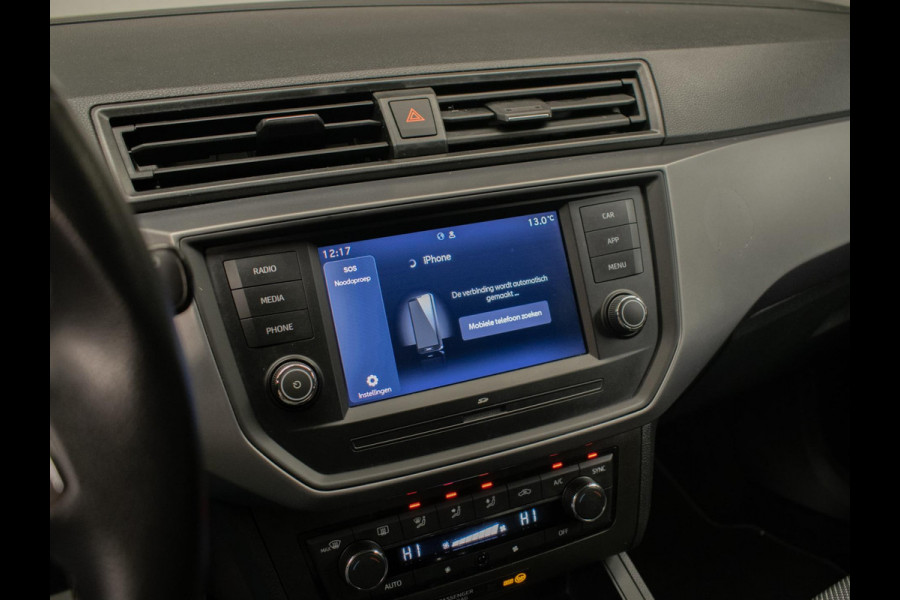 Seat Ibiza 1.0 TSI Style Sport (APPLE CARPLAY,NAVI,LED,CAMERA,PDC,GETINT,SPORTSTOELEN,CLIMATE,NETTESTAAT)