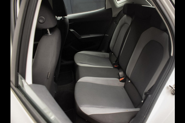 Seat Ibiza 1.0 TSI Style Sport (APPLE CARPLAY,NAVI,LED,CAMERA,PDC,GETINT,SPORTSTOELEN,CLIMATE,NETTESTAAT)