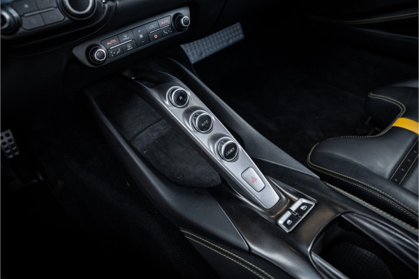 Ferrari 812 6.5 V12 Superfast HELE - Racing seats l Passenger display l JBL