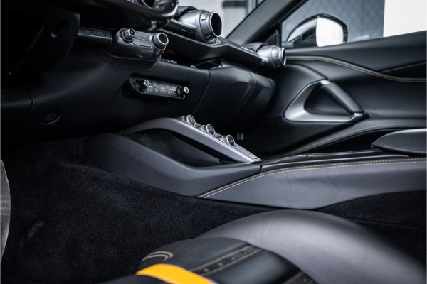 Ferrari 812 6.5 V12 Superfast HELE - Racing seats l Passenger display l JBL