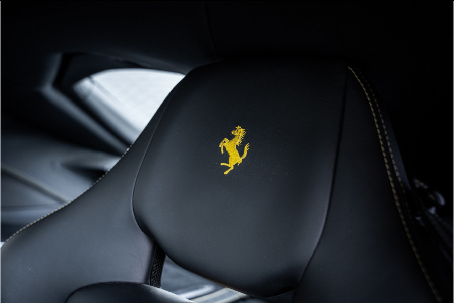 Ferrari 812 6.5 V12 Superfast HELE - Racing seats l Passenger display l JBL