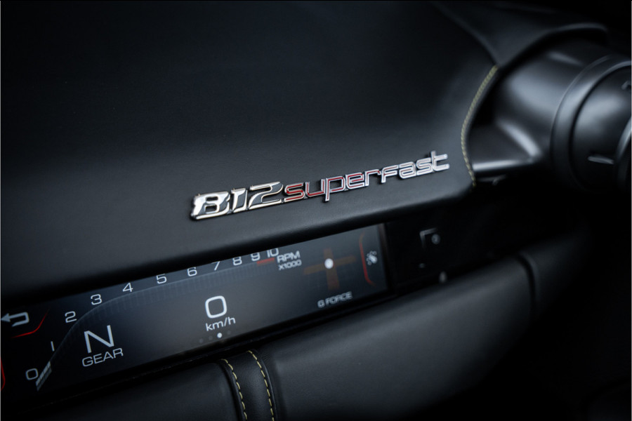Ferrari 812 6.5 V12 Superfast HELE - Racing seats l Passenger display l JBL