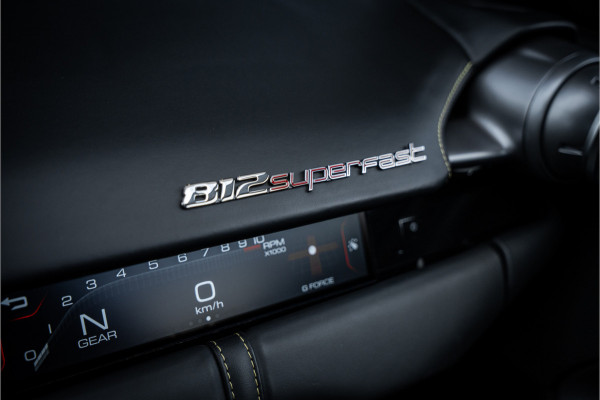 Ferrari 812 6.5 V12 Superfast HELE - Racing seats l Passenger display l JBL