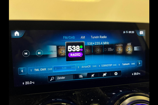 Mercedes-Benz GLB-Klasse 200 / AMG / NL-auto / Pano / Burmester / Memory