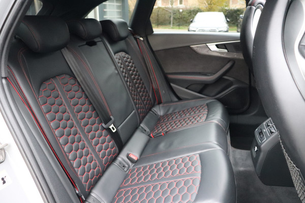 Audi RS4 2.9 TFSI Quattro Matrix Pano Massage Carbon