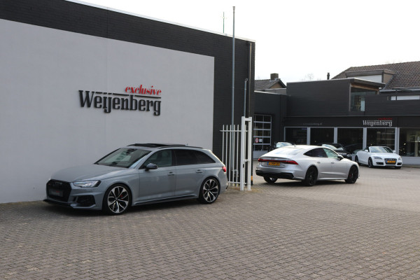 Audi RS4 2.9 TFSI Quattro Matrix Pano Massage Carbon