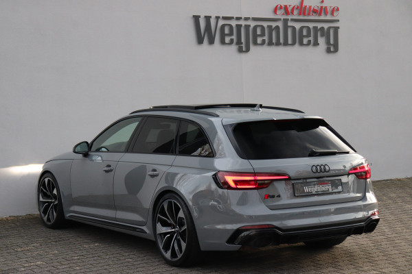 Audi RS4 2.9 TFSI Quattro Matrix Pano Massage Carbon
