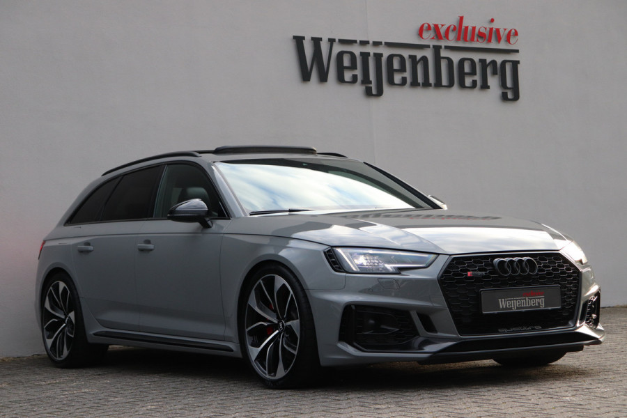 Audi RS4 2.9 TFSI Quattro Matrix Pano Massage Carbon