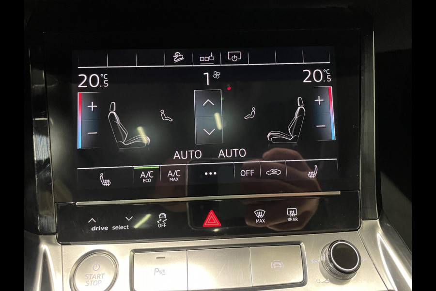Audi e-tron e-tron 50 quattro Launch edition plus 71 kWh Panoramadak Navigatie Apple Carplay/Android Auto Parkeersensoren Adaptive Cruise Control Memory stoelen Leder Stoelverwarming Climate Control