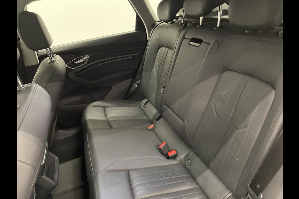 Audi e-tron e-tron 50 quattro Launch edition plus 71 kWh Panoramadak Navigatie Apple Carplay/Android Auto Parkeersensoren Adaptive Cruise Control Memory stoelen Leder Stoelverwarming Climate Control