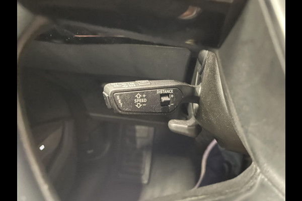 Audi e-tron e-tron 50 quattro Launch edition plus 71 kWh Panoramadak Navigatie Apple Carplay/Android Auto Parkeersensoren Adaptive Cruise Control Memory stoelen Leder Stoelverwarming Climate Control