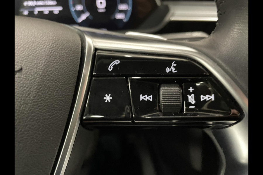Audi e-tron e-tron 50 quattro Launch edition plus 71 kWh Panoramadak Navigatie Apple Carplay/Android Auto Parkeersensoren Adaptive Cruise Control Memory stoelen Leder Stoelverwarming Climate Control