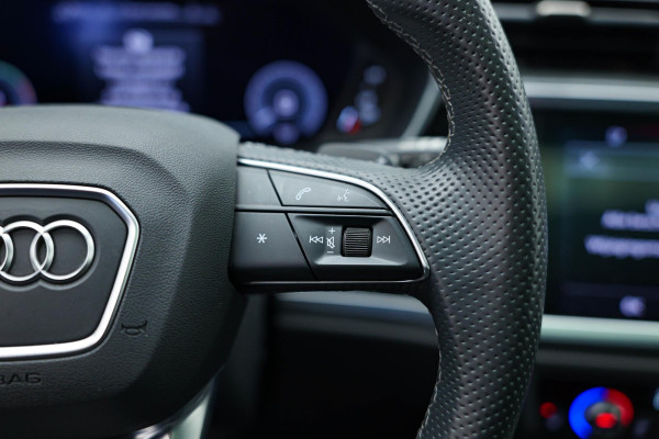 Audi Q3 Sportback 45 TFSI e Business Edition |Pano|Dodehoek|ACC|Elek. Stoelen|Ambient|