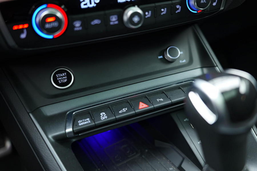 Audi Q3 Sportback 45 TFSI e Business Edition |Pano|Dodehoek|ACC|Elek. Stoelen|Ambient|