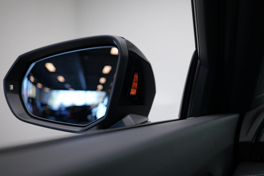 Audi Q3 Sportback 45 TFSI e Business Edition |Pano|Dodehoek|ACC|Elek. Stoelen|Ambient|